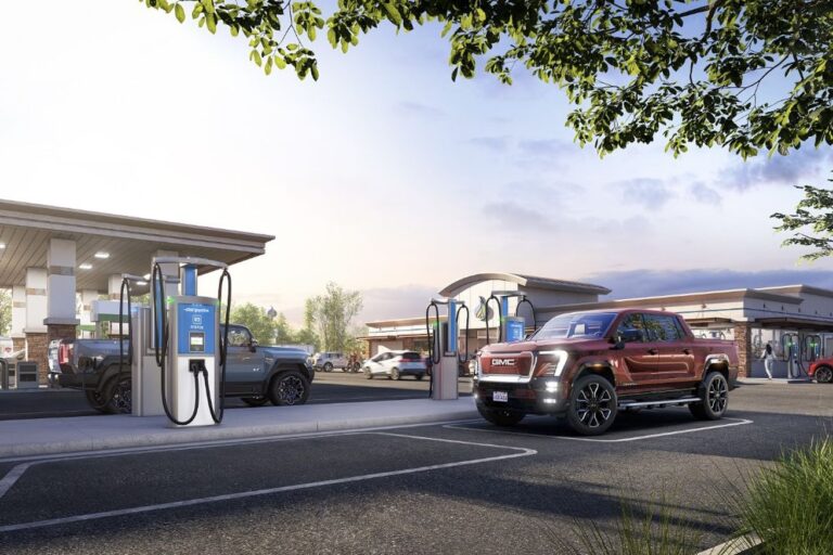 GM and ChargePoint plan to install hundreds of fast EV chargers by the end of 2025
