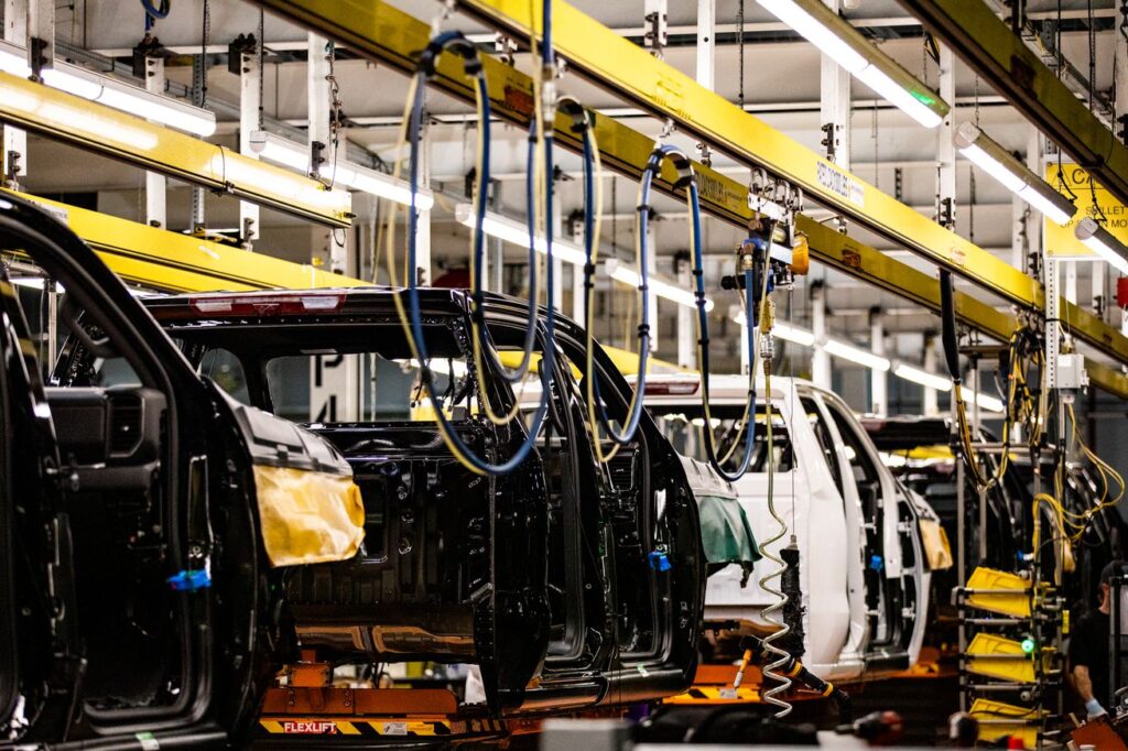 Senators rip into automakers for selling customer data and blocking right to repair