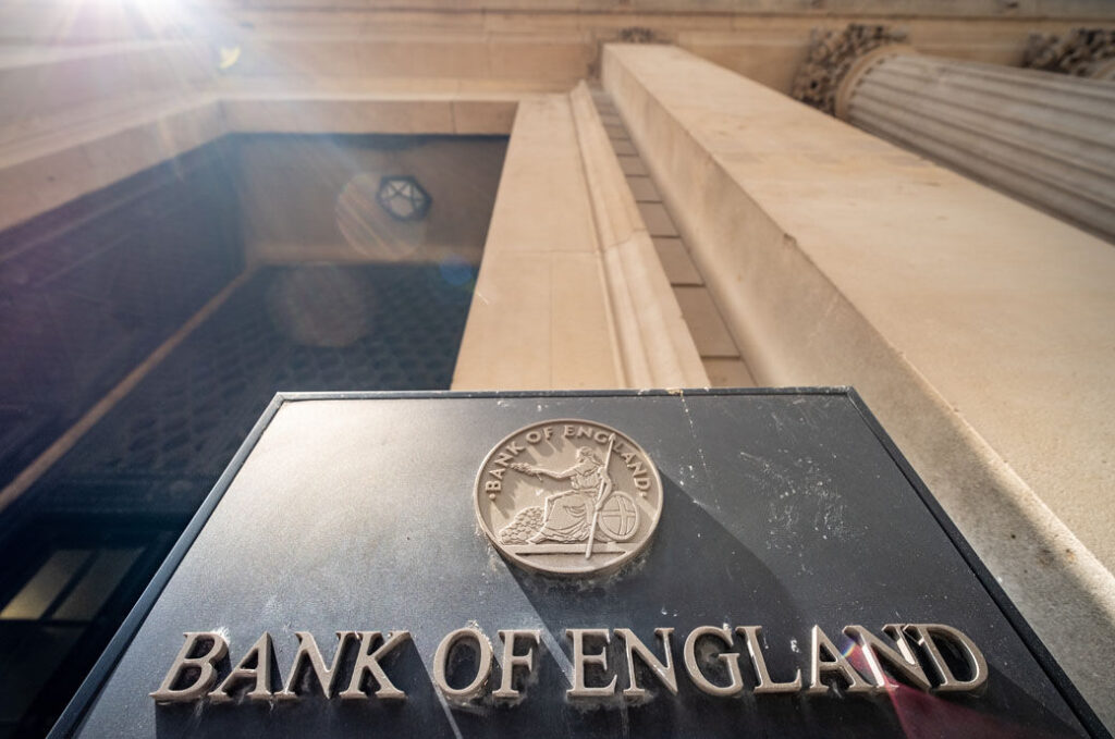 Bank of England keeps main interest rate unchanged at 4.75%