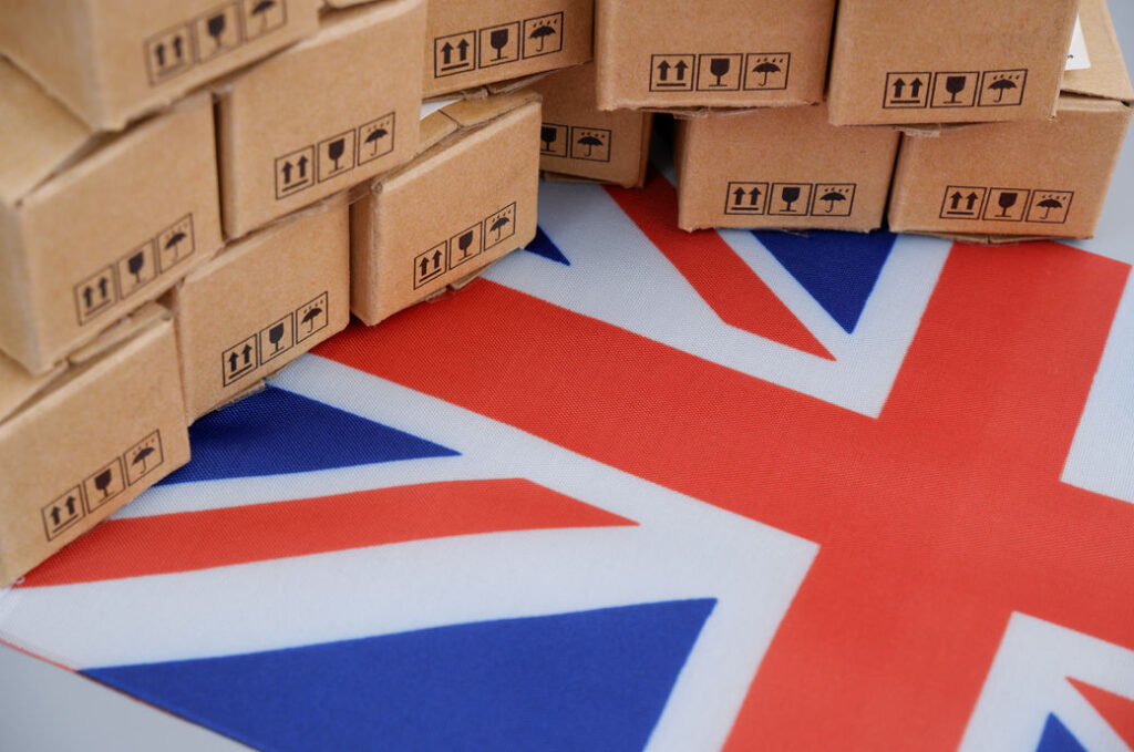 UK goods exports fall 0.4% in Oct, imports up 5.8%