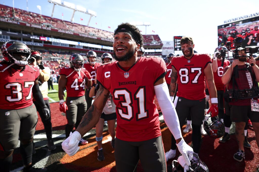How to watch Buccaneers vs. Chargers online