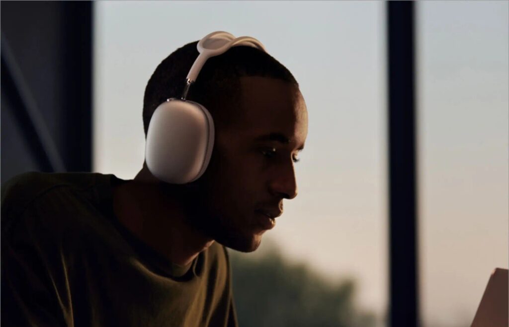 Save $150 on Apples original AirPods Max and make holiday travel a bit more enjoyable this year