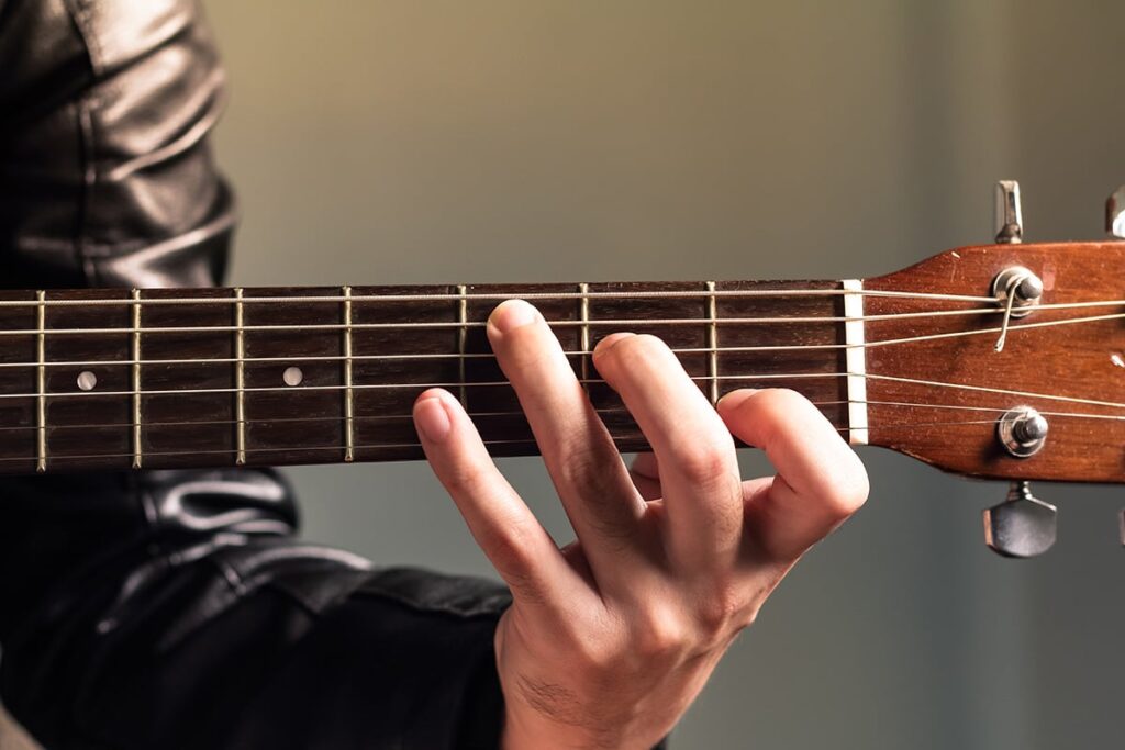 Strum into the new year with this £16 guitar course bundle