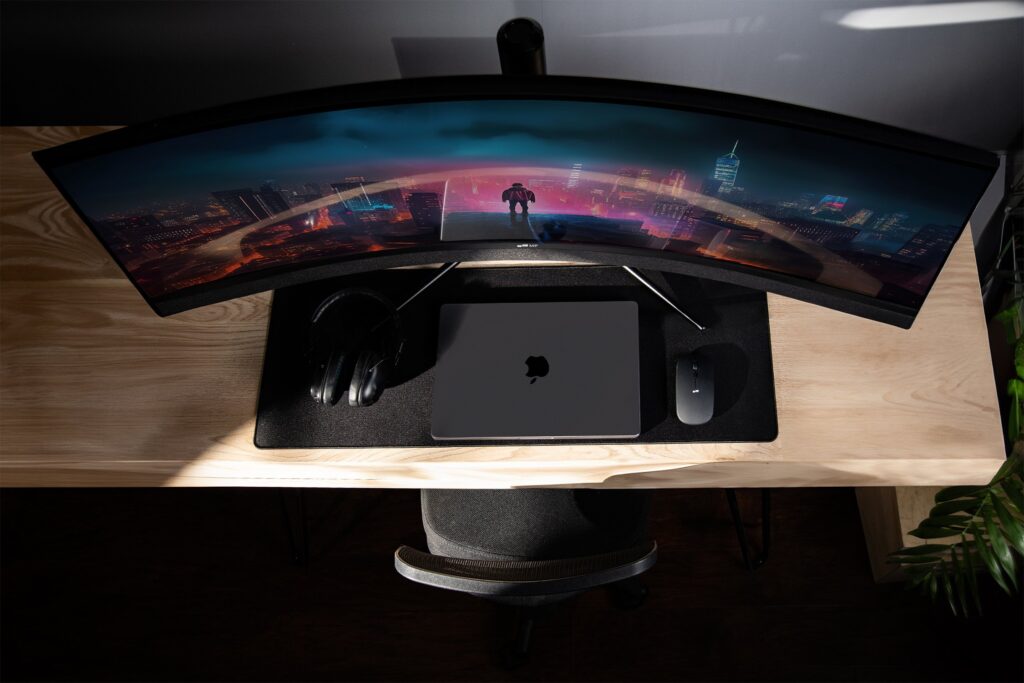 Gamers, check it out—save nearly $200 on this ergonomic, curved gaming monitor