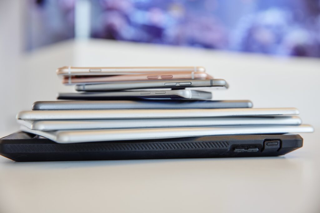 Which laptops and smartphones are easiest to repair? See the rankings.