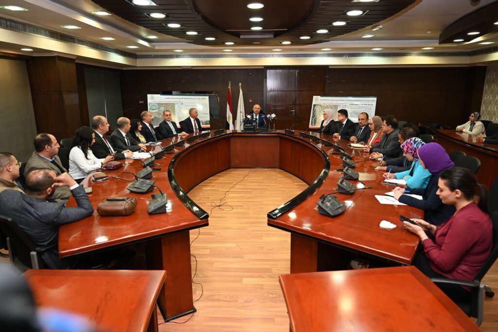 Egypt to launch 2 integrated textile cities, eyes $3.5 bn investment