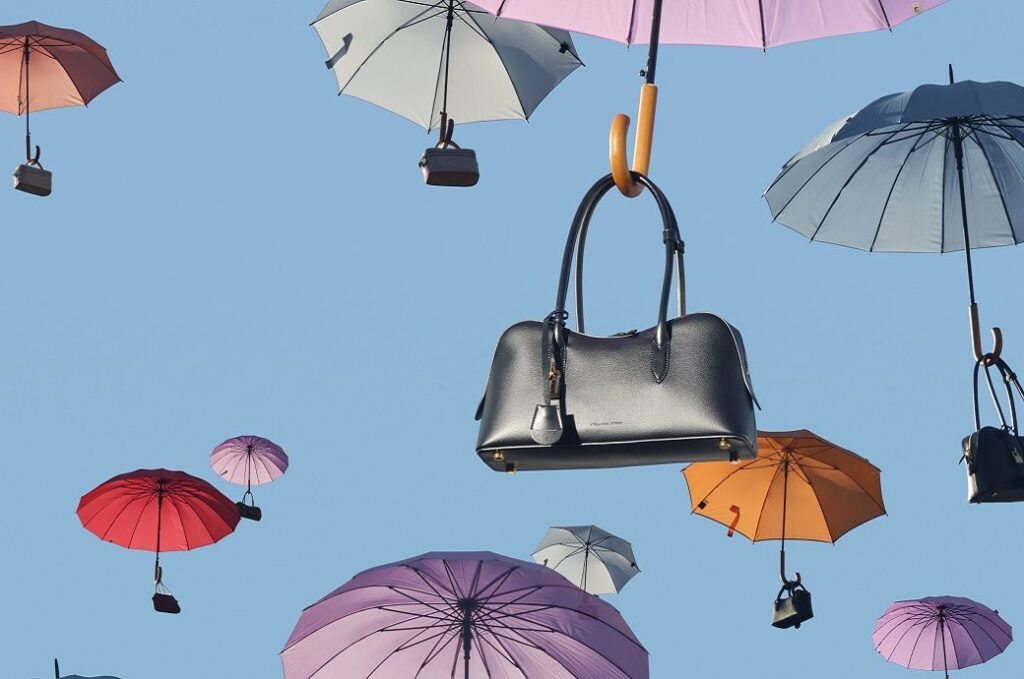 American firm Saks Fifth Avenue launches luxury storefront on Amazon