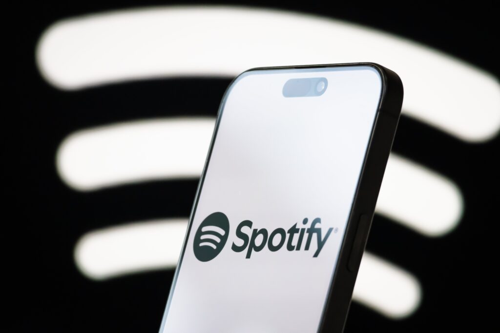 Spotify takes on YouTube by paying podcasters for video views