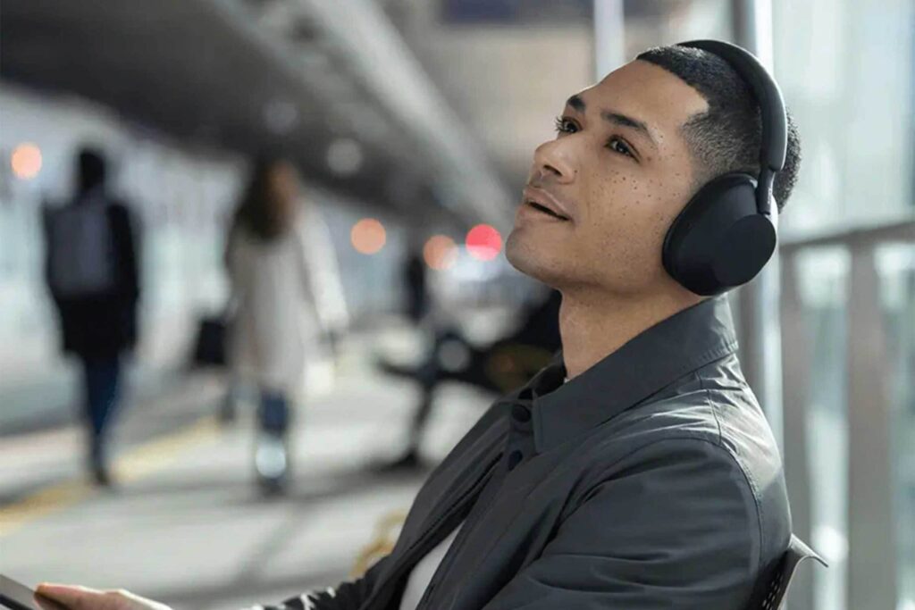 Coworkers won’t shut up? Try these headphones.
