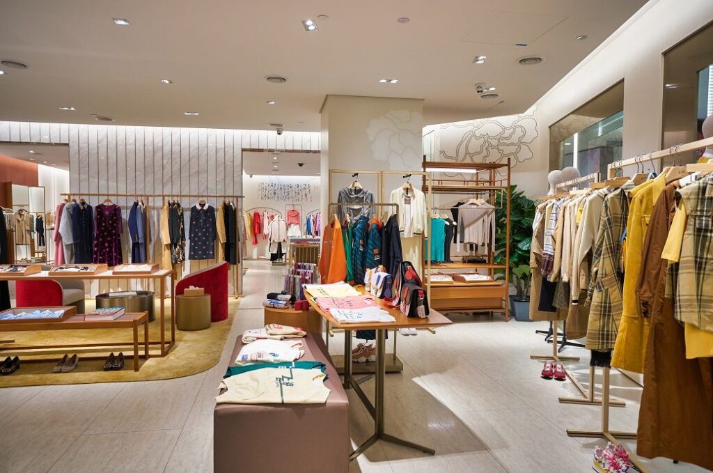 Retail footfall drops sharply across UK in March 2025