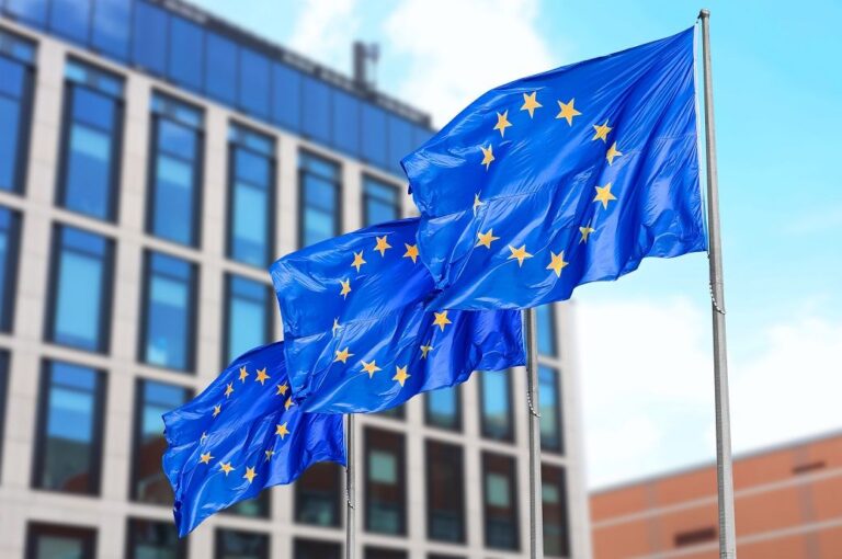 Euro Area inflation expectations rise, spending growth outlook softens