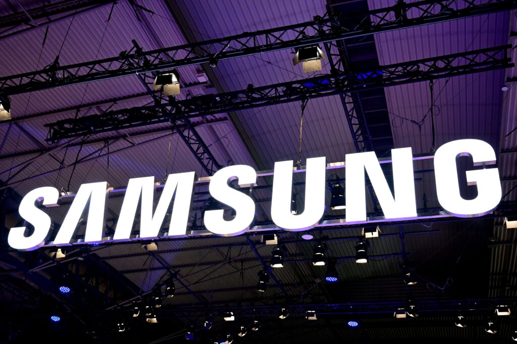Samsung heats up AR glasses race with new microdisplay technology