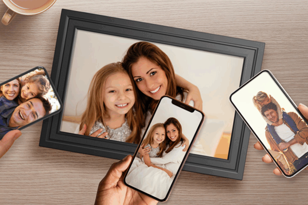 Instantly share photos to this digital frame, now $50 off