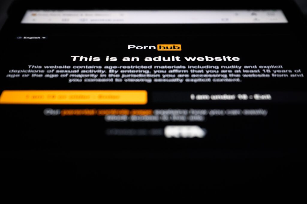 How to unblock Pornhub for free in Mississippi
