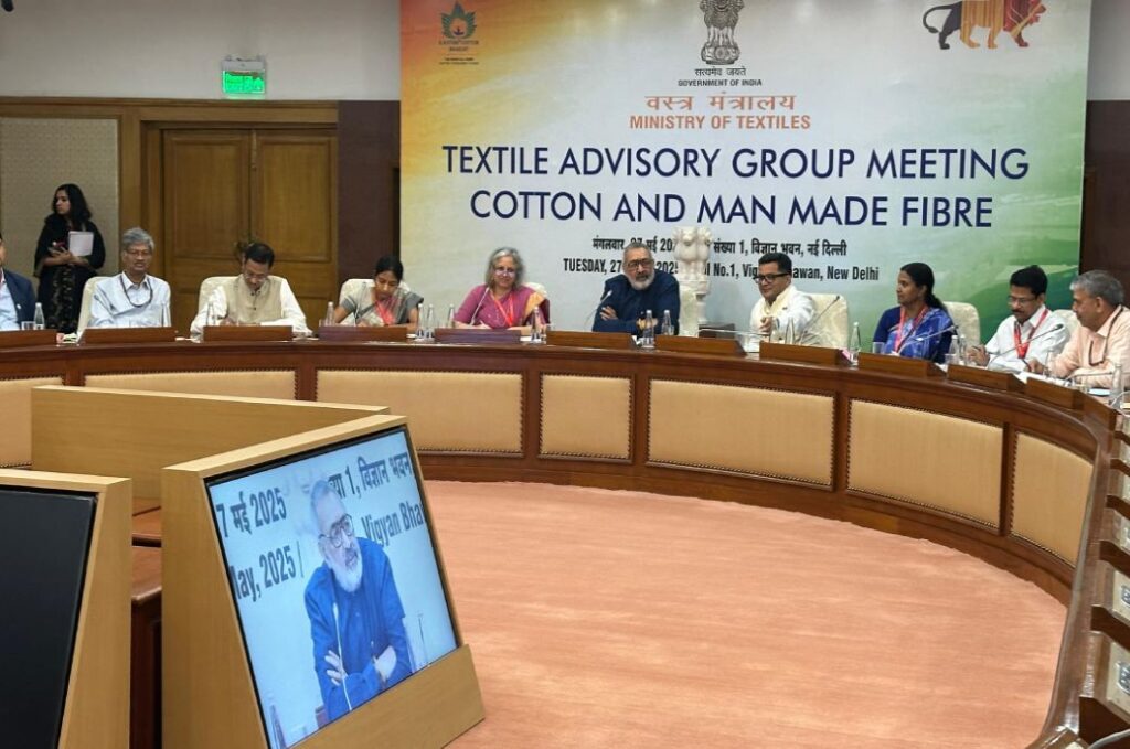 Cotton key to $350 bn textile goal by 2030: Giriraj Singh