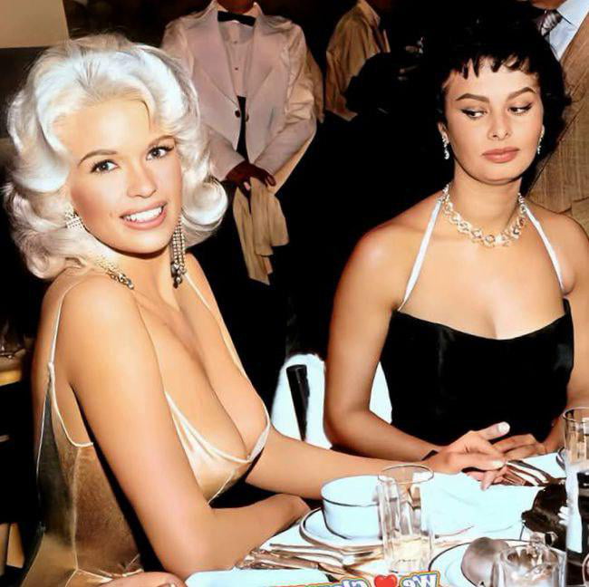 Sophia Loren's legendary side-eye at Jayne Mansfield in 1957.