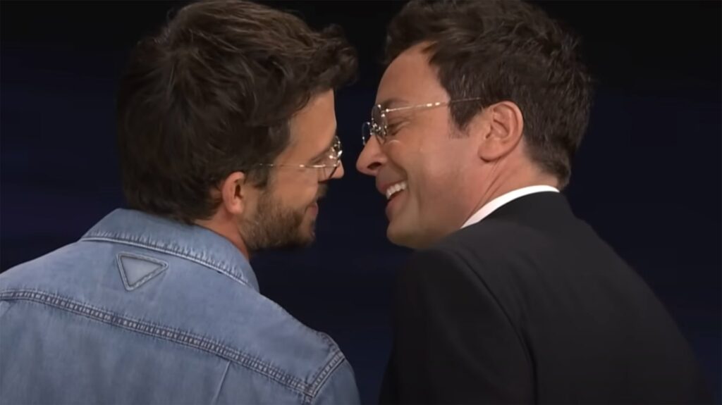Jonathan Bailey and Jimmy Fallons slutty glasses improv is hilariously chaotic