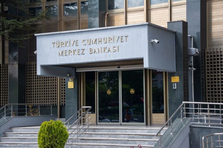 Turkiye holds interest rates steady at 46% as disinflation progresses
