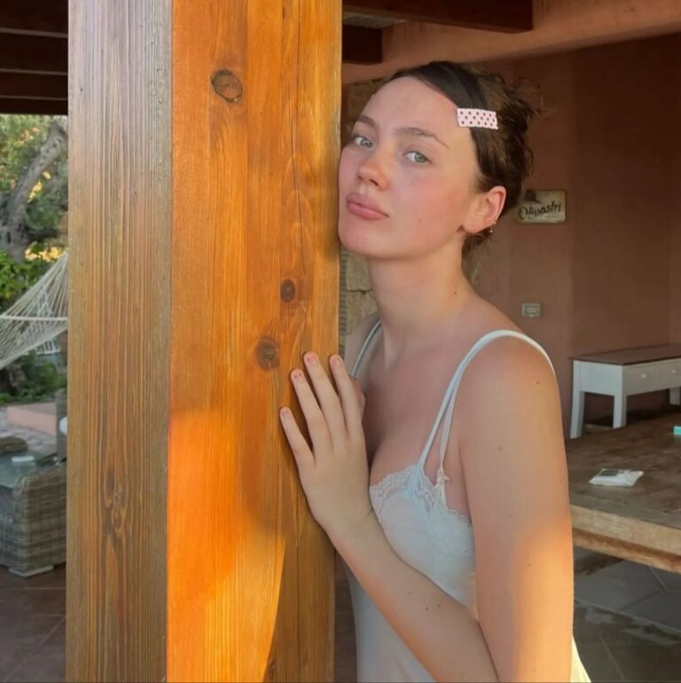 Nepo baby with Harry Potter star dad and Hollywood A-list mum turns 20 – can you guess who her famous parents are?