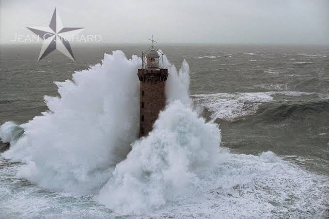 Kinda embarrassing to ask but Iu2019ve been trying to figure out how they built those old stone lighthouses in the middle of the ocean. Iu2019ve watched a few videos but I still havenu2019t found one that really explains it in a satisfying way.