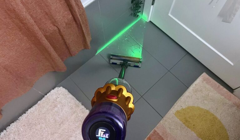 Forget Prime Day: My favorite Dyson stick vacuum is under $500 for Walmart Deals